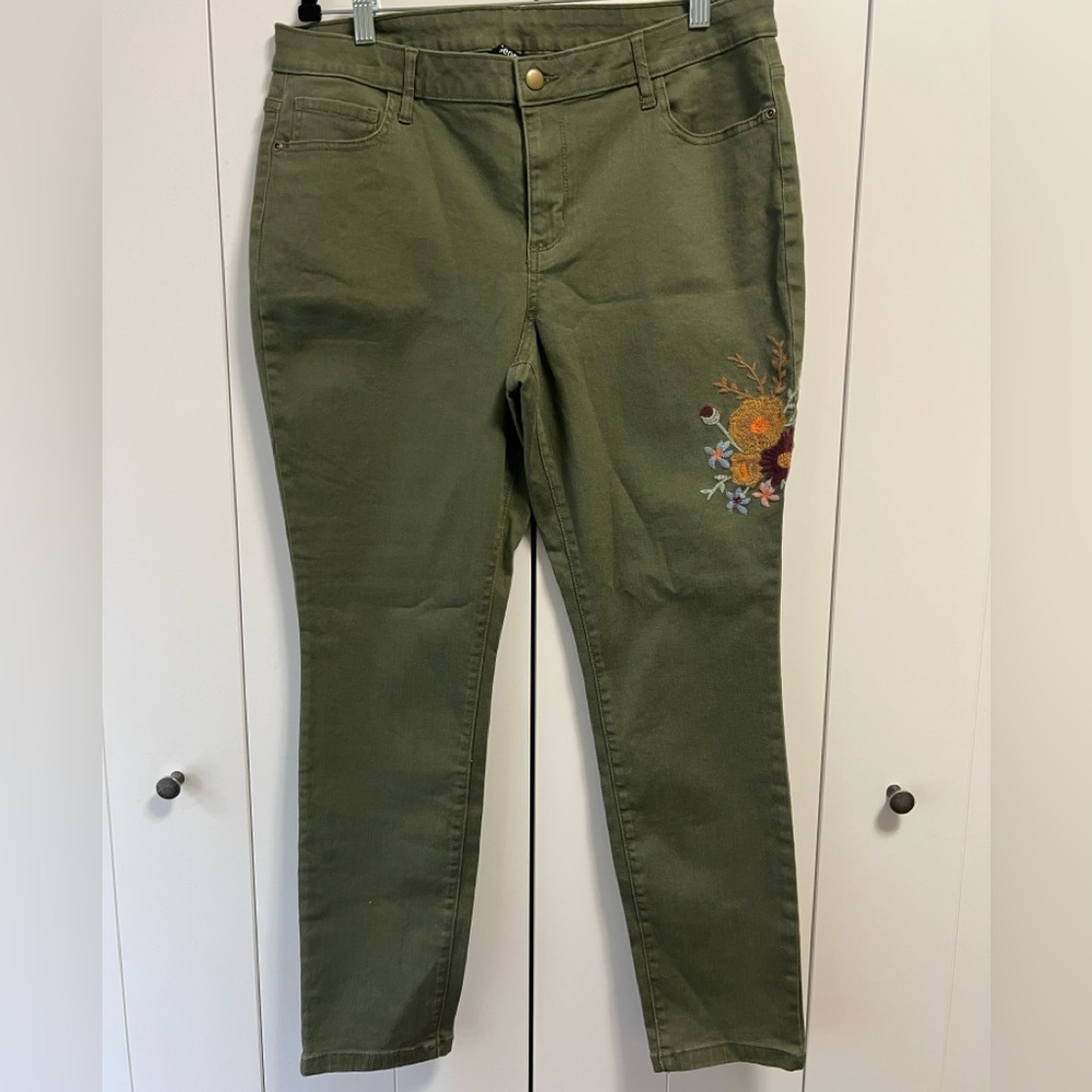 Like new George Embroidered Kaki jeans size 16